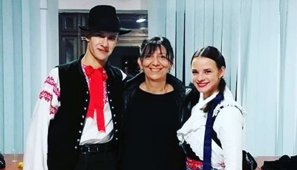 Študentka UKF vo folklórnej šou Zem spieva 5