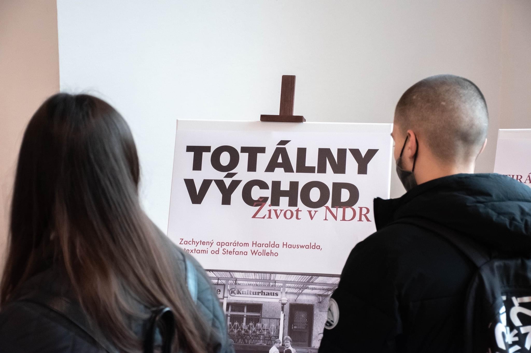 Putovná výstava ukazuje život v NDR 2 synagoga 1