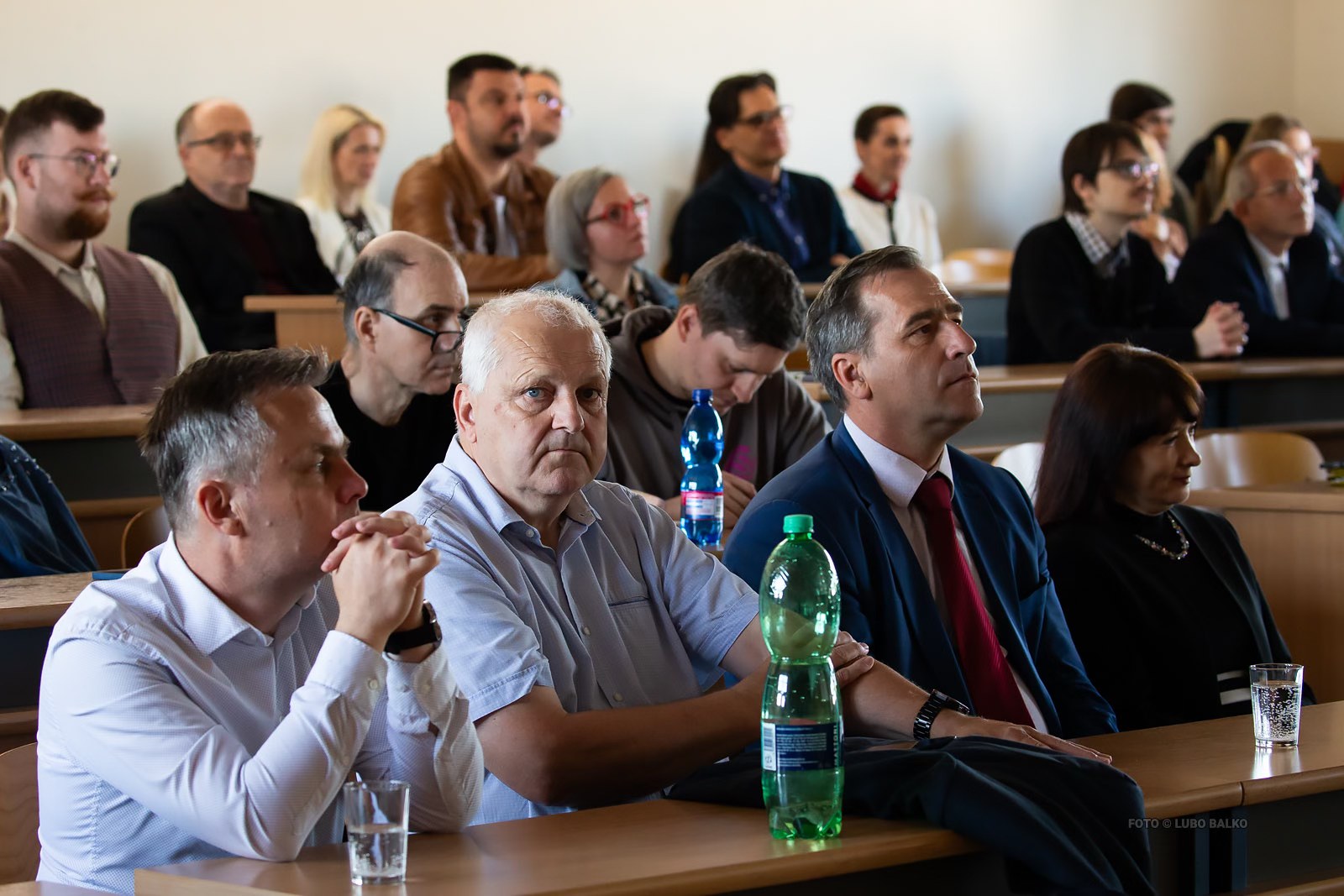 Dekanom FF bude opäť profesor Martin Hetényi 6 Voľby dekana FF 07