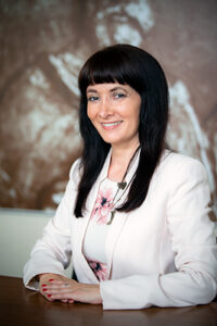 Prorektorka pre medzinárodné vzťahy 3 Prorektorka Martina Pavlikova